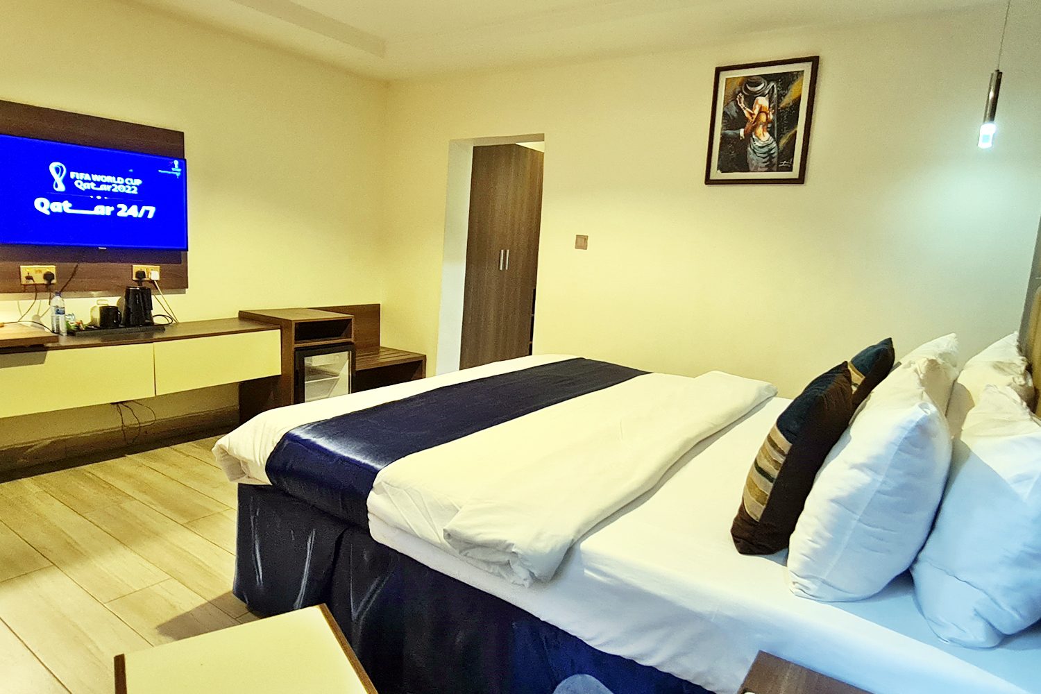 /web/uploads/116/Villa Toscana Asaba/room-photos/Super Deluxe/Villa-Toscana-Hotel-Asaba-Super-Delux-6.jpg